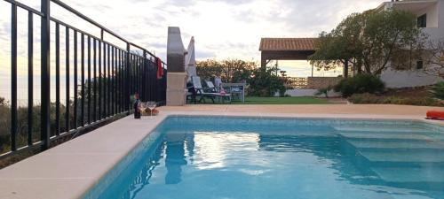Salobreña Casa | La Torrecica, con carácter andaluz y magníficas vistas al mar y Sierra Nevada