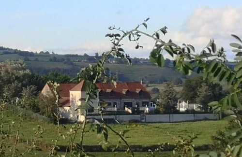 Essertenne Casa | La Tour D'Elaine
