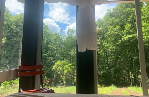 Favars Casa | La Verrière au Milieu du Verger