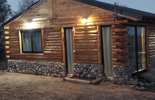 Rama Caída Chalet De Esquí | La Victoria Cabaña San Rafael Mendoza