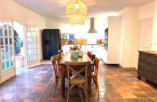 Lagnes Casa | La Villa 1777