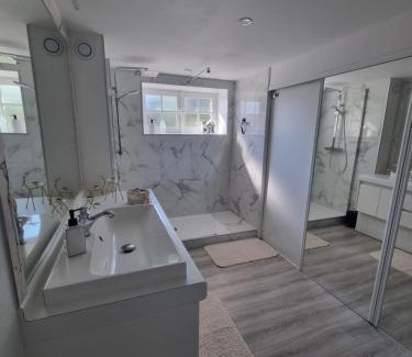 Malemort-sur-Correze Casa | La Villa Bellevue - 8 personnes avec piscine