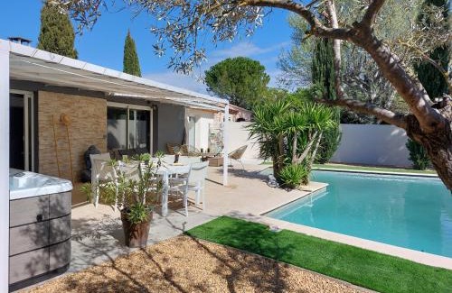 Sorgues Casa | la villa des amoureux spa