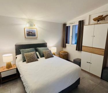 Lecci Villa | La Villa Sylody restaurant, 3 piscines et location de vélo sur place