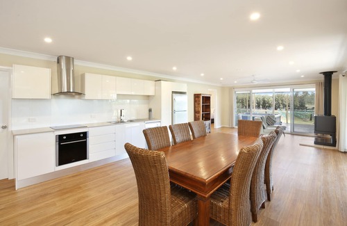 Pokolbin Casa | La Villetta home on Vineyard