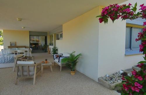 Bilieu Apartamento | LAC CASA 60' Sixties-style flat with terrace overlooking the lake 300 m