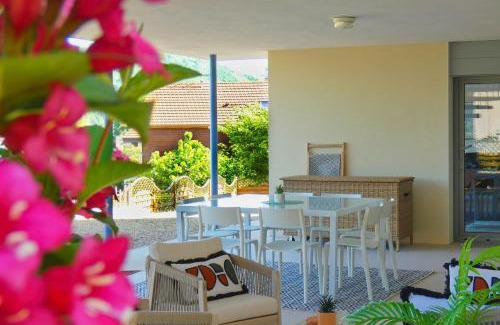 Bilieu Apartamento | LAC CASA 60' Sixties-style flat with terrace overlooking the lake 300 m