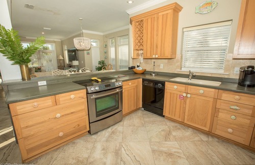 Holiday Isle Casa | Lacontenta 5 Bedroom Home by RedAwning