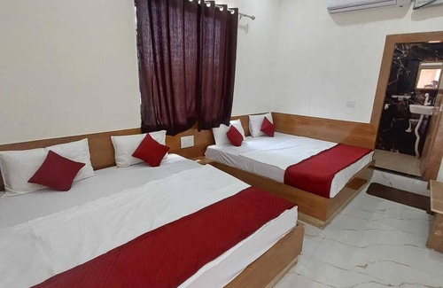 Barsana Hotel | Ladlee Palace Guest House