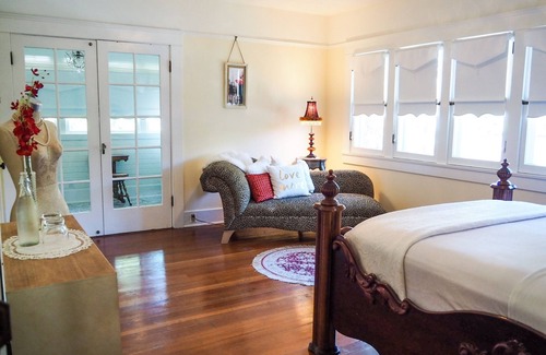 City Center Medford Cama Y Desayuno | Lady Geneva Bed and Breakfast