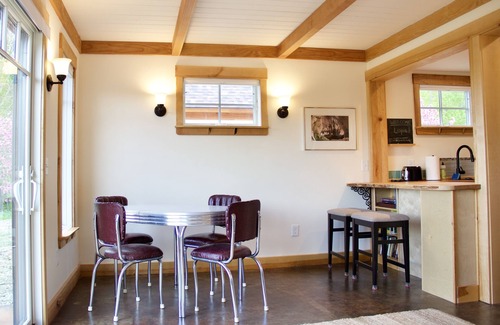 Blue Hill Casa | Ladyslipper – Cozy Cottage with Loft in Blue Hill town center