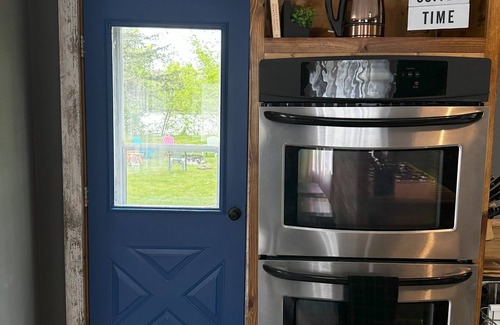 Ladysmith Cabaña | Ladysmith Cozy Cottage - Copper Tub - Waterfront