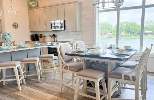 Kingsland Casa | Lago Bonito - Waterfront w/ Private Pool - Lake Views from All Rooms