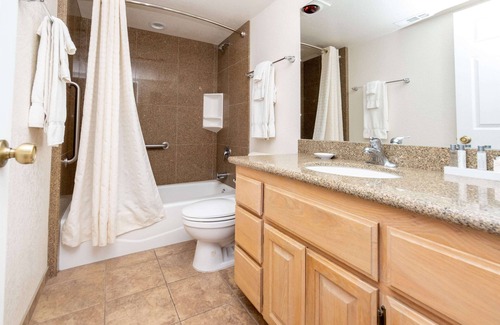 Big Bear Lake Complejo | Lagonita Lodge - Lake View Guaranteed! New Year's on the Lake. Full kitchen.