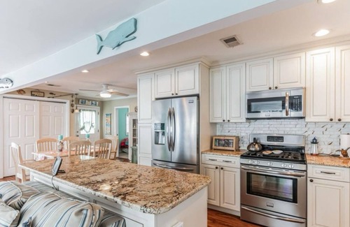 Beach Haven West Casa | Lagoon Living! 3-bedroom house with AC, WiFi in peaceful Beach Haven West