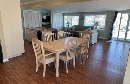 Beach Haven West Casa | Lagoon Living! 3-bedroom house with AC, WiFi in peaceful Beach Haven West