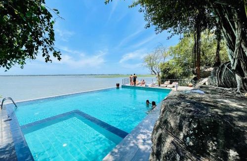 Pottuvil Division 2 Hotel | Lagoon Villa Arugambay