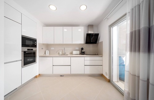 Lagos Apartamento | Lagos Modern 2 With Pool by Homing