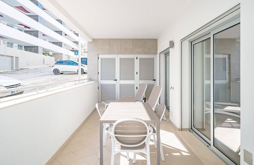 Lagos Apartamento | Lagos Modern 2 With Pool by Homing