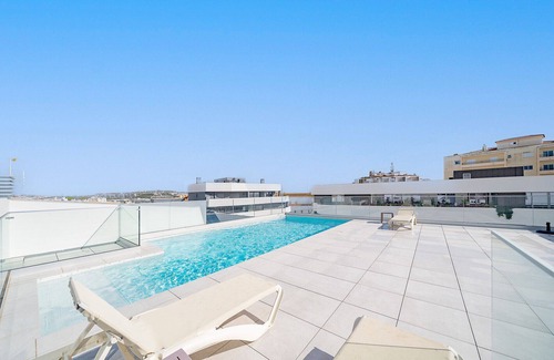 Lagos Apartamento | Lagos Modern 2 With Pool by Homing
