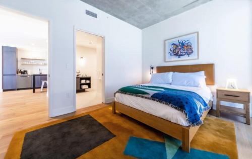 Rainey Street Historic District Casa | Laguna at the Rainey District - Luxury Condo