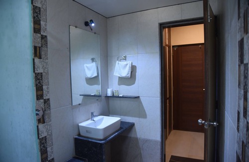 Murud-Harnai Hotel | Laguna Beach Resort Murud