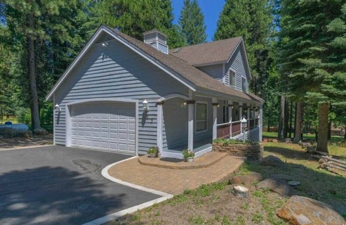 Lake Almanor West Casa | Lake Almanor West Golf Nest - peaceful retreat on the course close to boat dock