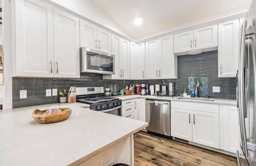 Lost Bridge Village Casa | LAKE ARCADE - 5bd 4bth, FAMILY FUN SPOT, 3 stories