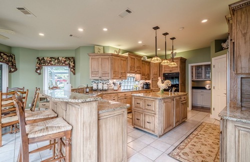 Hot Springs Village Casa | Lake Balboa Executive Home, Lakeview Every Room. Private Peninsula