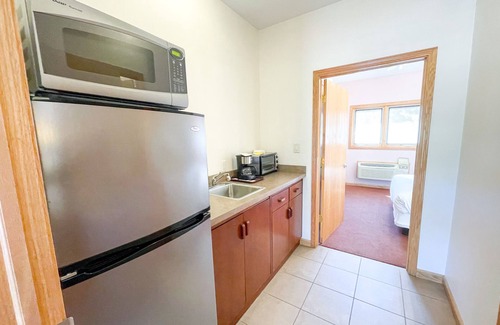 South Haven Hotel | Lake Bluff Inn and Suites