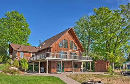 Lake Bonaparte Casa | Lake Bonaparte Fins and Feathers Lodge with Dock!
