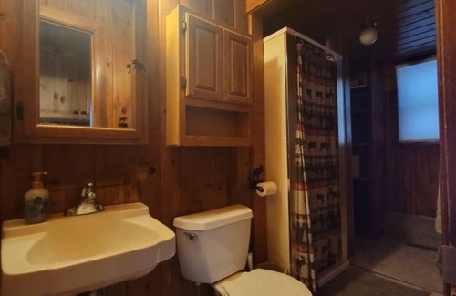 Gordon Cabina | lake cabin