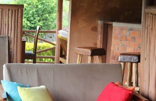 Kisoro Cabina | Lake Chahafi Resort