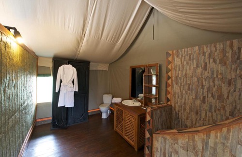 Rombo Cabina | Lake Chala Safari Lodge