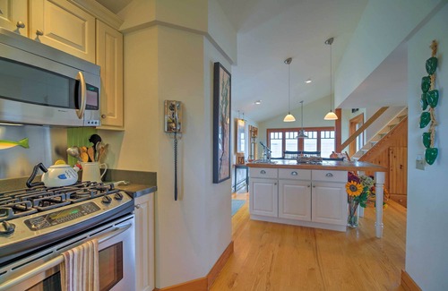 North Hero Cabaña | ¡NUEVO! Lake Champlain Cottage w / Kayak y muelle privado