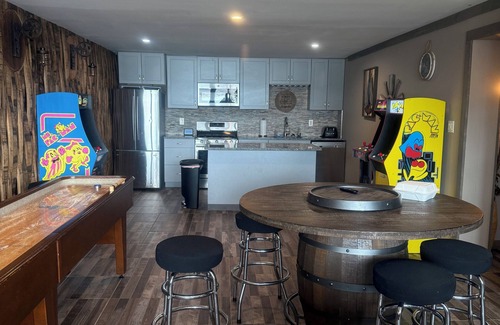 Boyne City Casa | Lake Charlevoix Lake House, 1 mile to Boyne City, 7 miles to Ski Boyne Mountain.