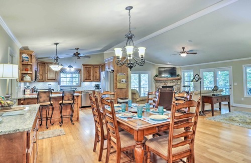 Hayesville Casa | Lake Chatuge Retreat w/ Dock & Mtn Views!