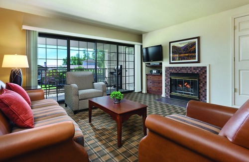 Nice Complejo | Lago, País, Majestad!