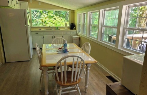 Somerset Cabaña | Lake Cumberland Lakeside Cabin