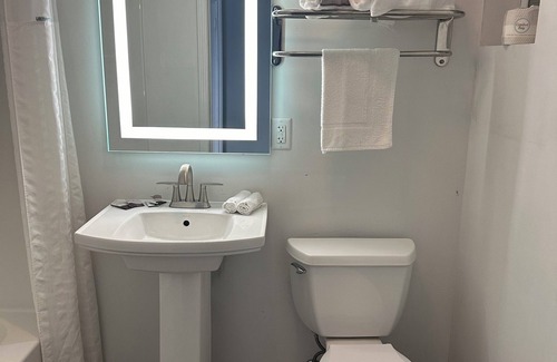 Erie Hotel | Lake Erie Lodge