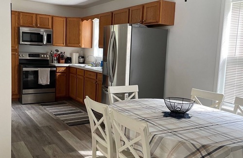 Barnstead Casa | Lake Escape, Dog-Friendly