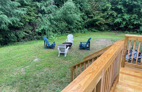 Barnstead Casa | Lake Escape, Dog-Friendly
