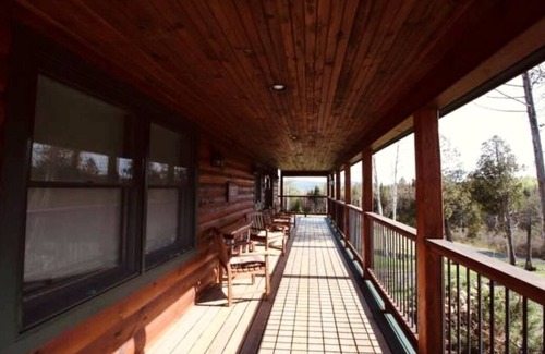 Rangeley Casa | Lake Escape; Sleeps12, hottub, gameroom & UTV, Direct Snowmobile