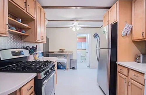 Greeley Casa | lake/fireplace