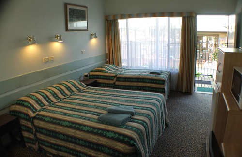 Forbes Hotel | Lake Forbes Motel