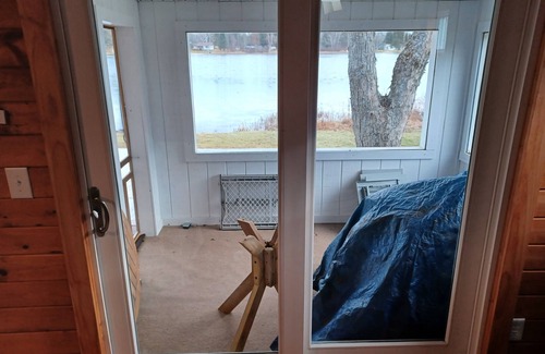 Reed City Cabina | Lake front Cabin great for boating, fishing, skiing, tubing, weekend getaway.