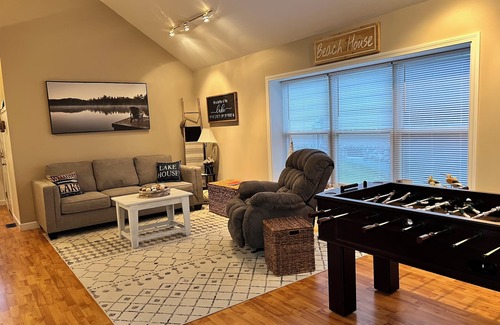 Northwest Casa | Lake front cottage on Lake Seneca with pontoon rental available