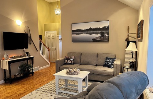 Northwest Casa | Lake front cottage on Lake Seneca with pontoon rental available