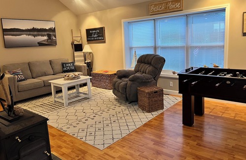 Northwest Casa | Lake front cottage on Lake Seneca with pontoon rental available