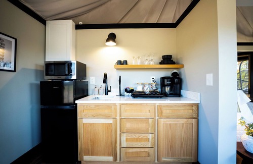 Coosa Complejo | Lake Front Exclusive Glamping Tent: Hot Tub, TV, & Soaking Tub